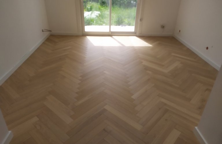 Parquet contrecollé chêne DUNE huilé en bâton rompu