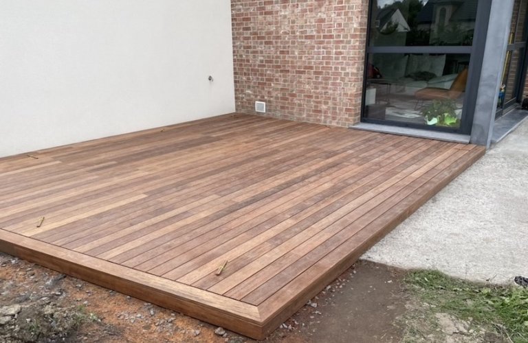 Terrasse Softline Merbau à Camphin-en-Pevèle