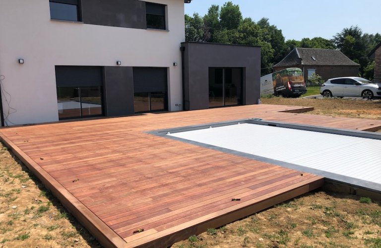 Pose d'une terrasse en Merbau