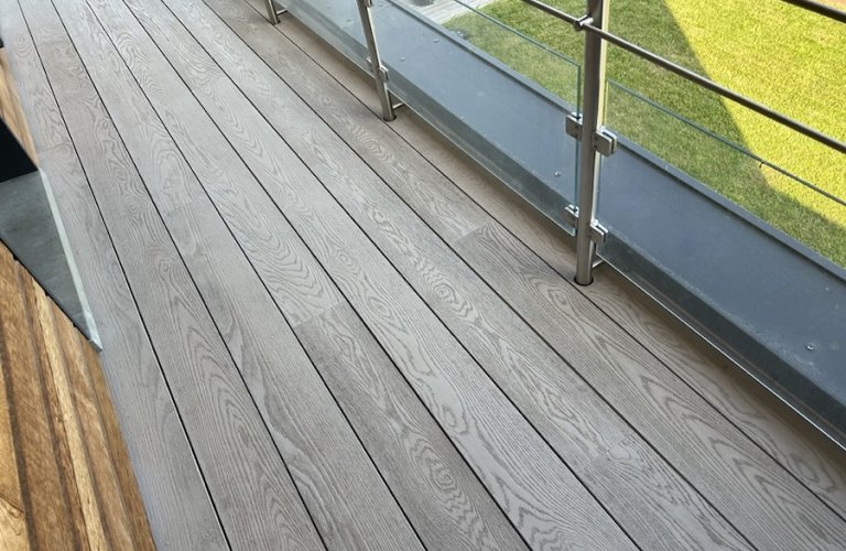 TERRASSE RÉSINE MINÉRALE GRAIN FIN - CHÊNE CERUSE - BALCON