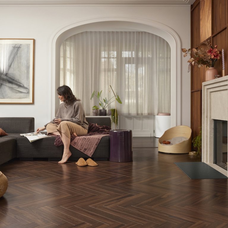 Château Walnut Brown